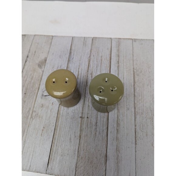 Vintage Set of Franciscan Earthenware Pebble Beach Salt Pepper Shakers 3" - Picture 2 of 4